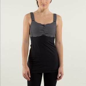 Lululemon Aria II Tank Top Women's 6 Black White Parallel Stripe Yoga Shelf Bra